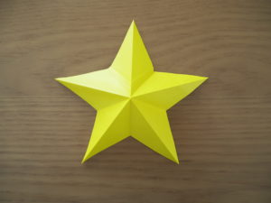 折り紙1枚で作る 立体的な星の作り方 Mamana
